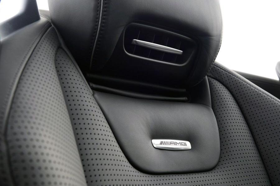  Mercedes-Benz SL63 AMG 2013 года  (фото 19 из 84)